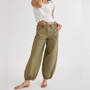 By Anthropologie Holly Green Packable Parachute Pants Size XS Petite Highrise